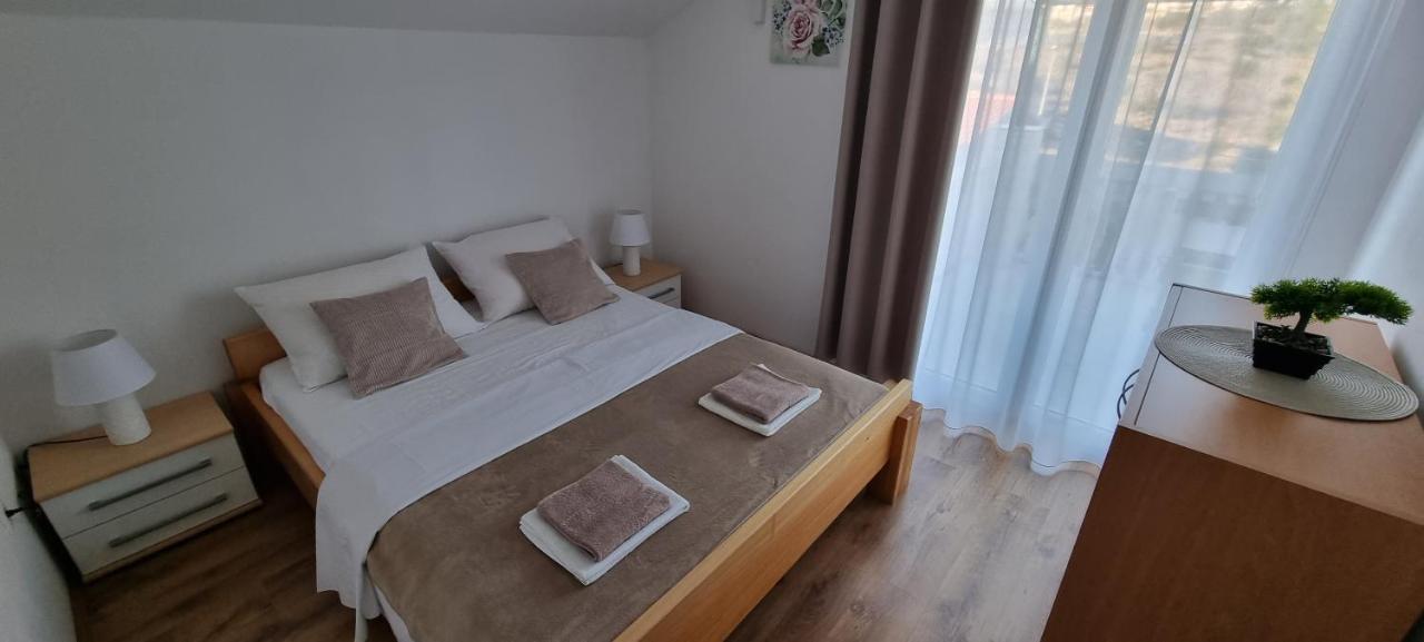 Apartments Cosic Grebastica Exterior photo