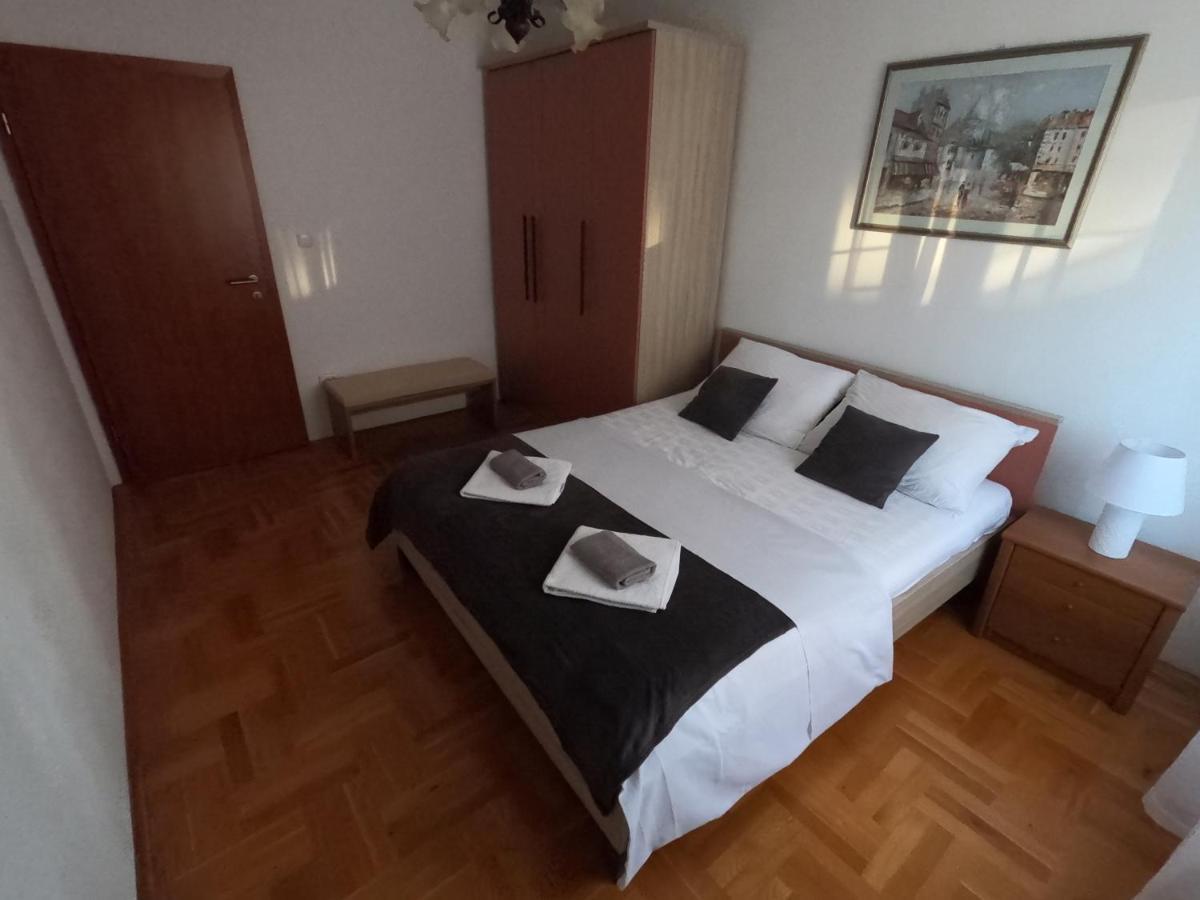 Apartments Cosic Grebastica Exterior photo
